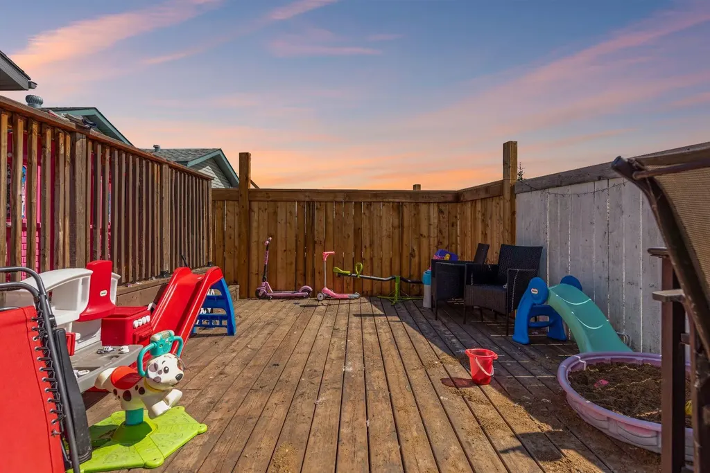521 Mckinlay Crescent Fort Mcmurray AB T9K 2R6