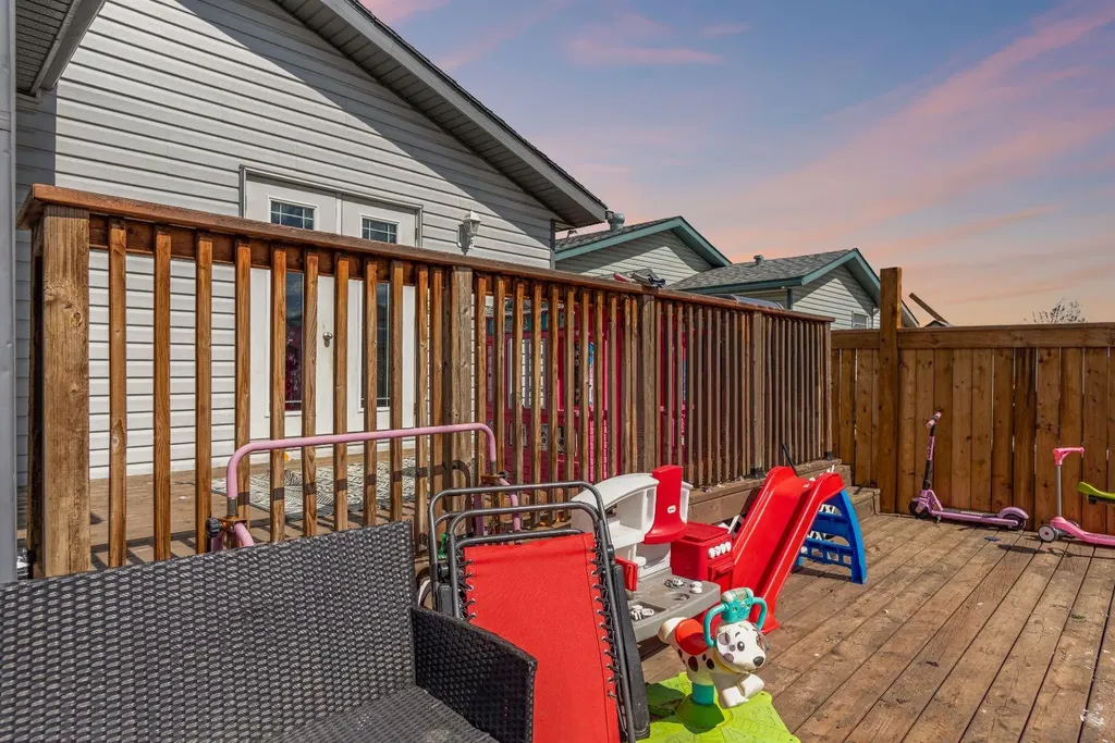 521 Mckinlay Crescent Fort Mcmurray AB T9K 2R6