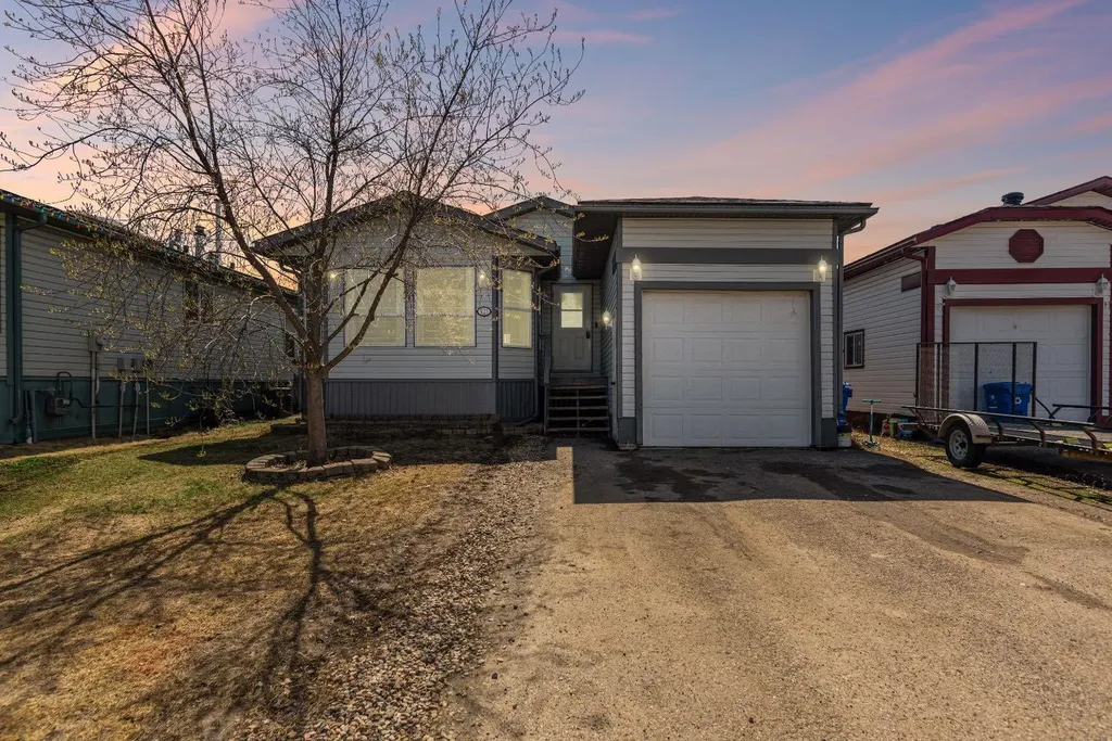 521 Mckinlay Crescent Fort Mcmurray AB T9K 2R6