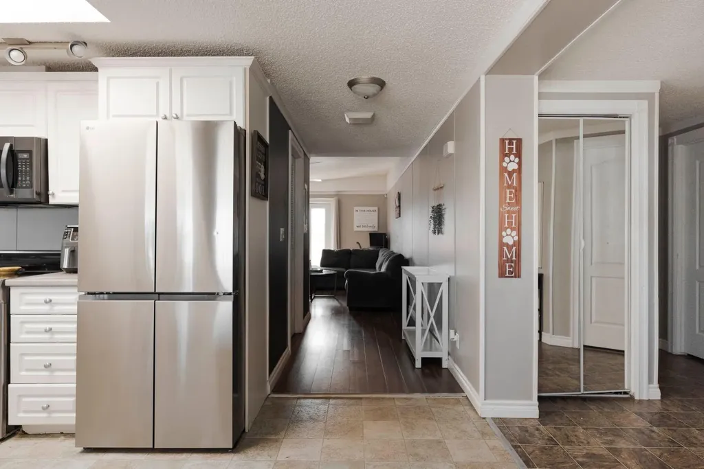 521 Mckinlay Crescent Fort Mcmurray AB T9K 2R6