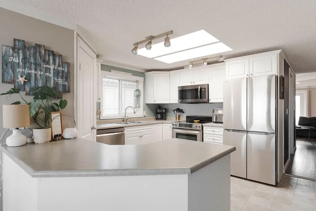 521 Mckinlay Crescent Fort Mcmurray AB T9K 2R6