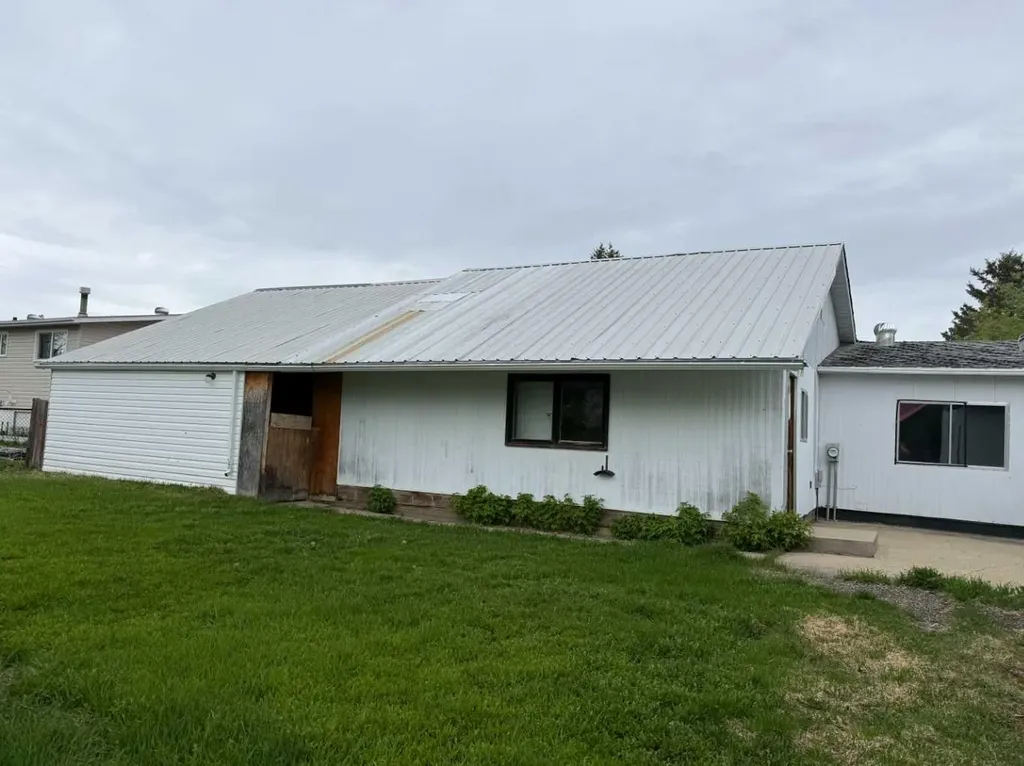 5410 51 Street Berwyn AB T0H 0E0