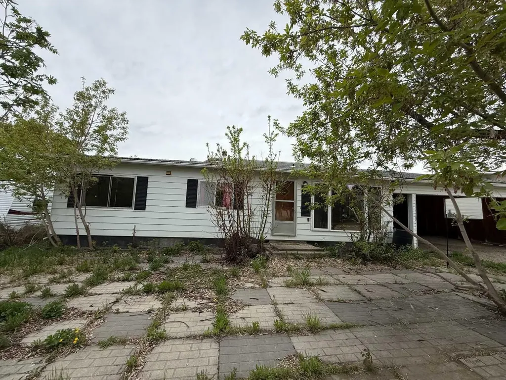 5410 51 Street Berwyn AB T0H 0E0