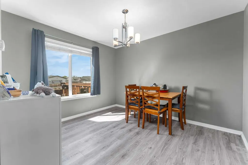 22 Hawthorn Place Sylvan Lake AB T4S 0R8