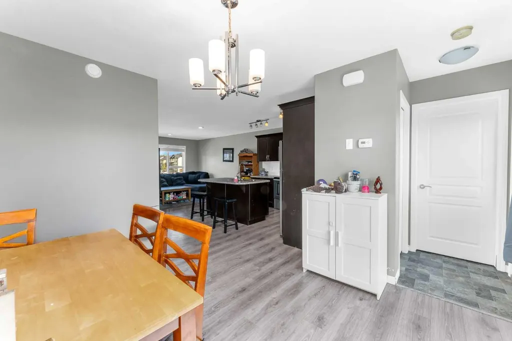 22 Hawthorn Place Sylvan Lake AB T4S 0R8