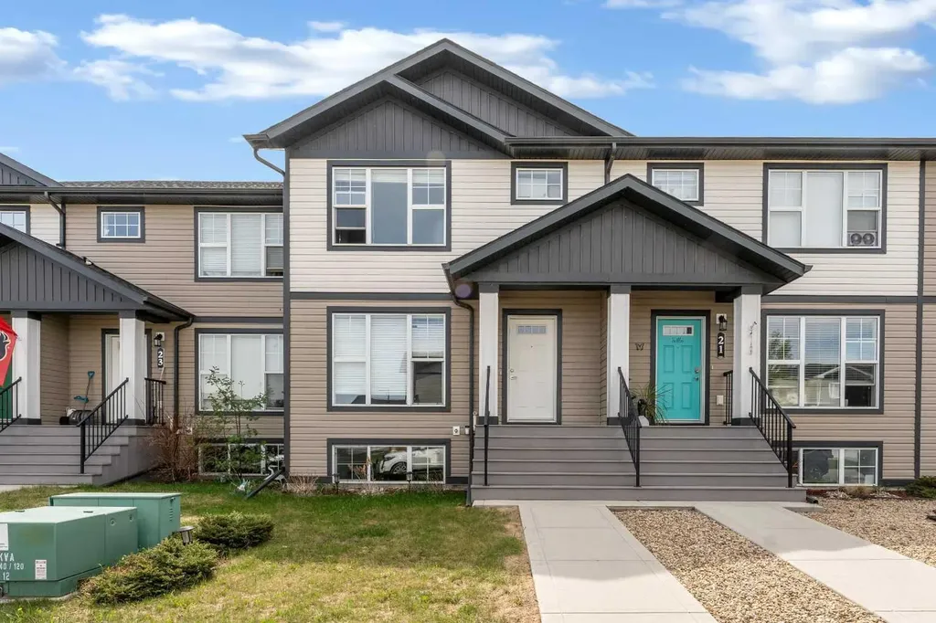 22 Hawthorn Place Sylvan Lake AB T4S 0R8