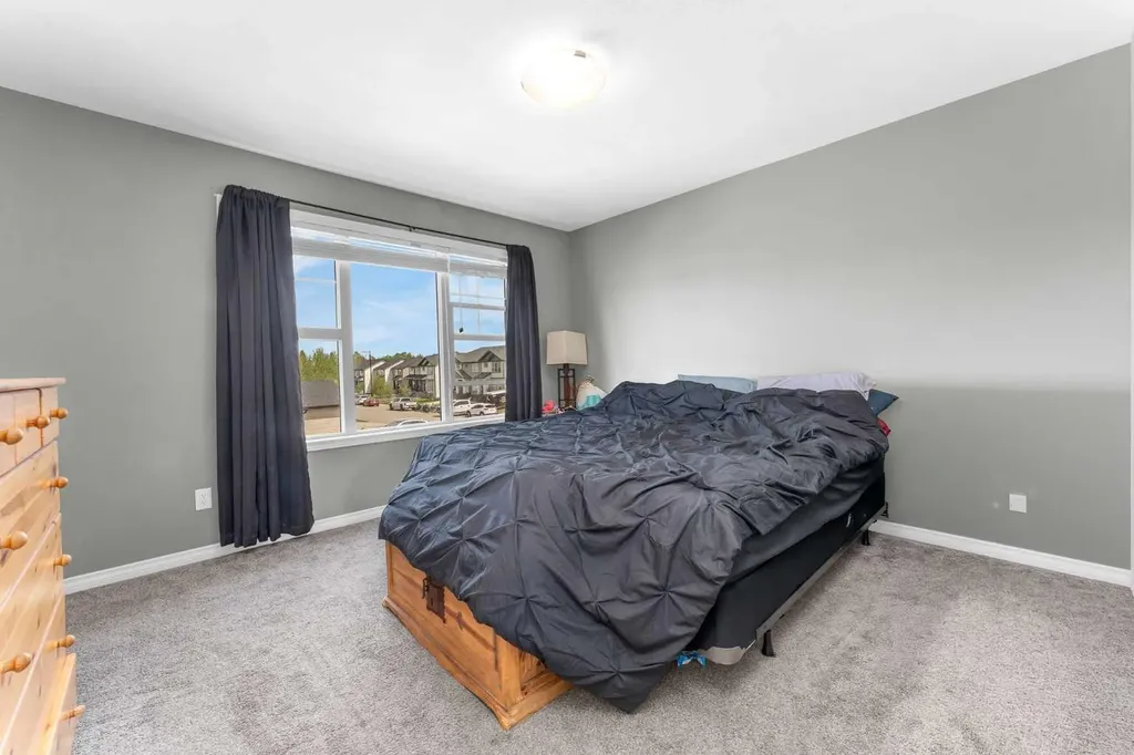 22 Hawthorn Place Sylvan Lake AB T4S 0R8