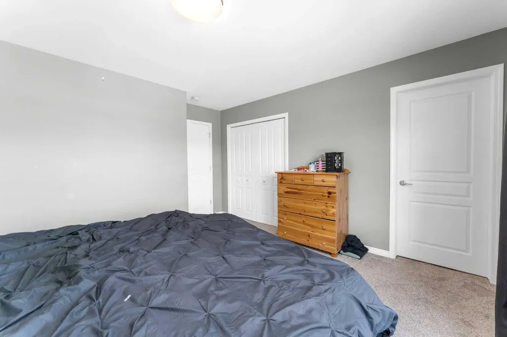 22 Hawthorn Place Sylvan Lake AB T4S 0R8