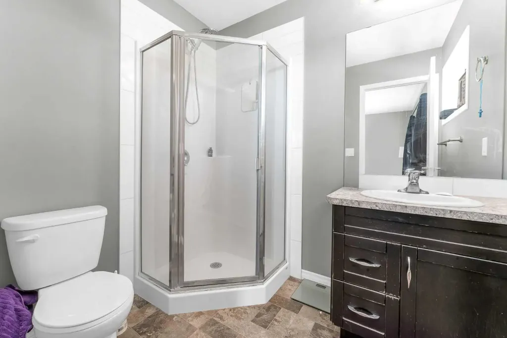 22 Hawthorn Place Sylvan Lake AB T4S 0R8
