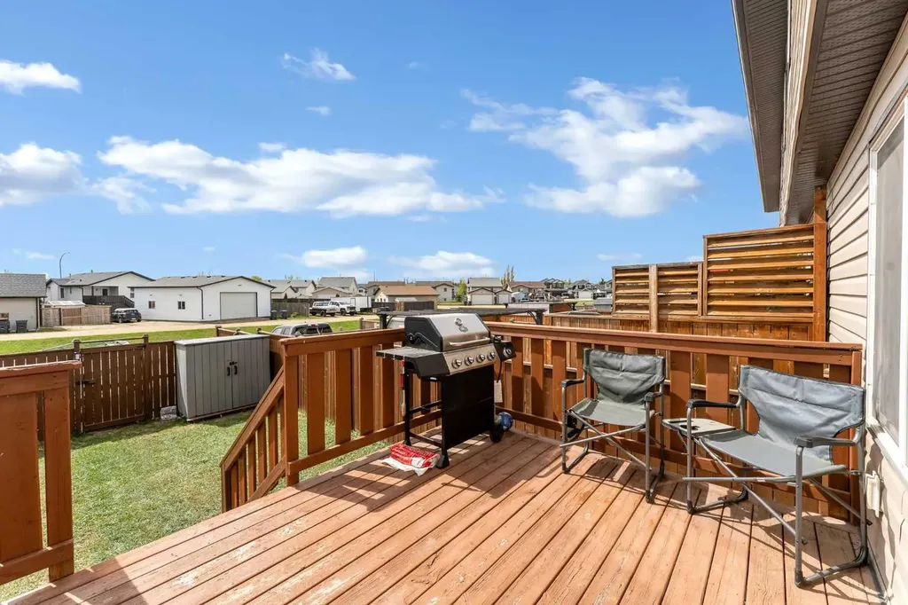 22 Hawthorn Place Sylvan Lake AB T4S 0R8