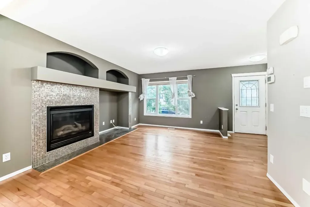 189 Copperstone Circle SE Calgary AB T2Z 0G8