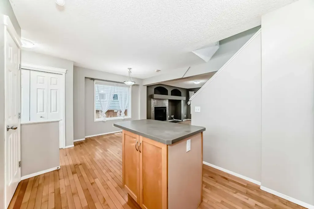 189 Copperstone Circle SE Calgary AB T2Z 0G8