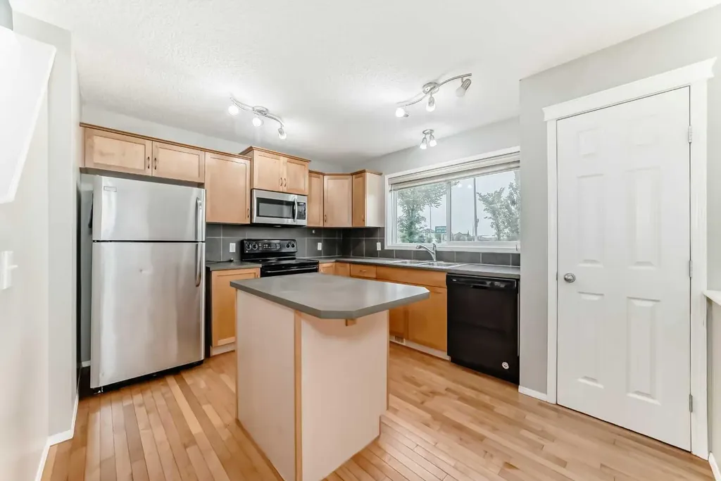189 Copperstone Circle SE Calgary AB T2Z 0G8