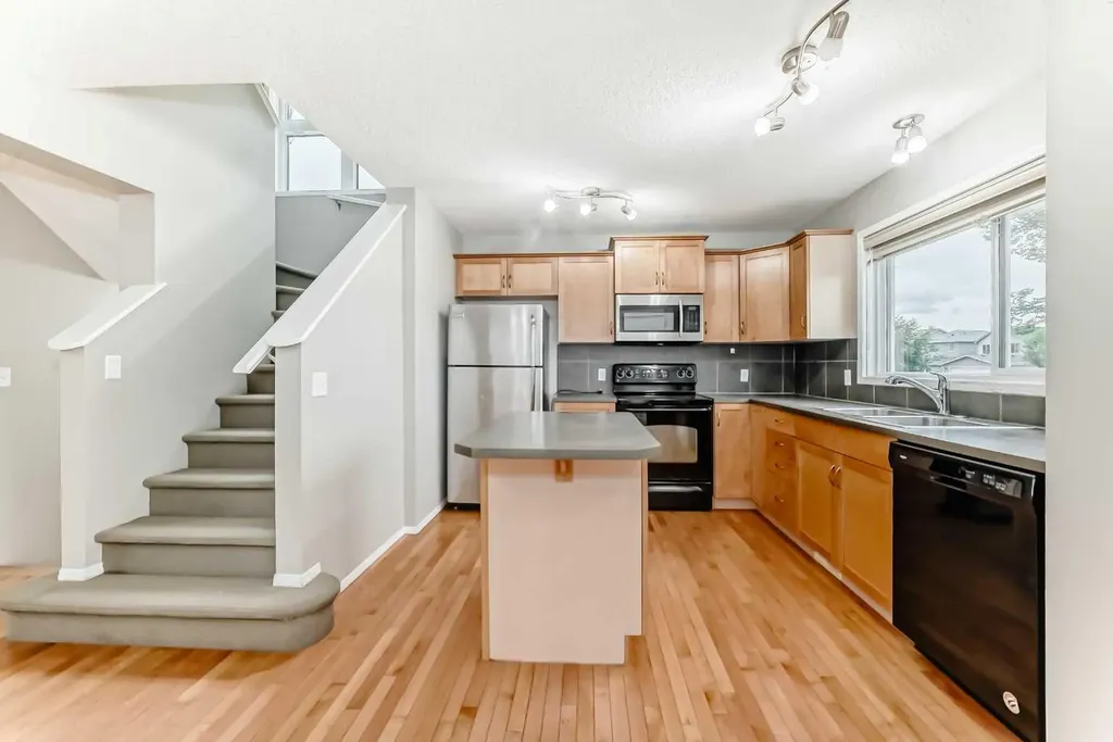 189 Copperstone Circle SE Calgary AB T2Z 0G8