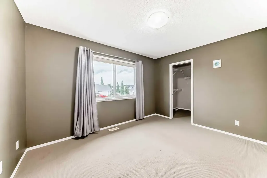 189 Copperstone Circle SE Calgary AB T2Z 0G8