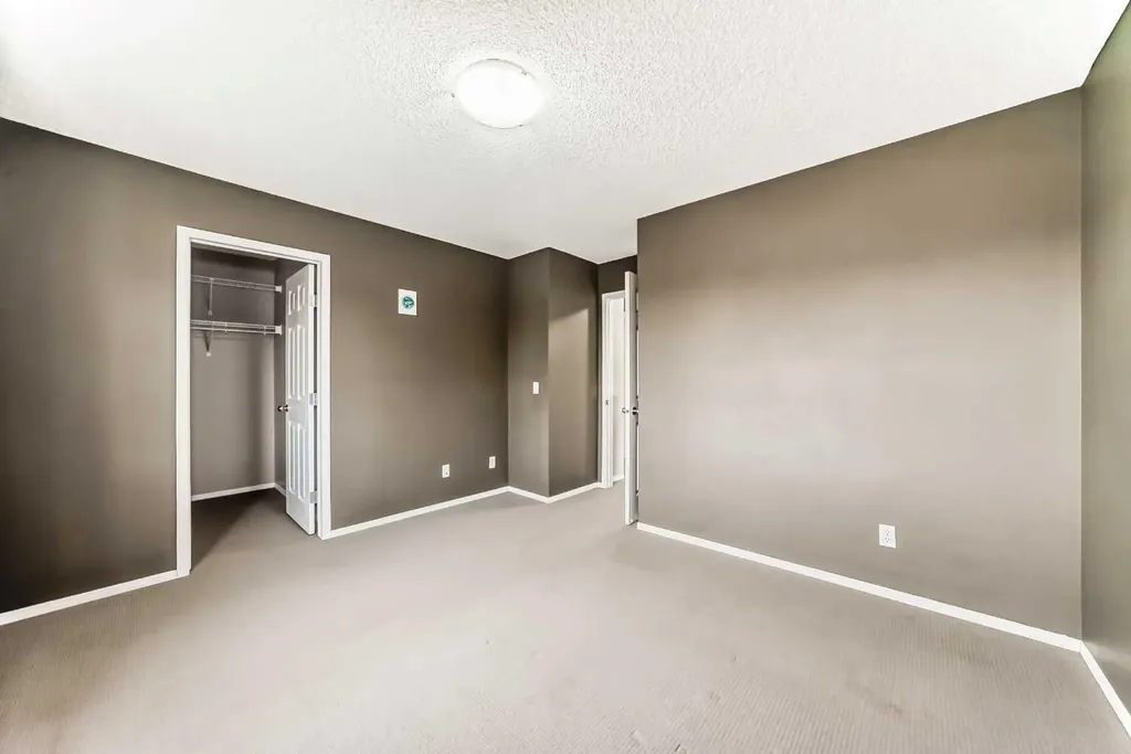 189 Copperstone Circle SE Calgary AB T2Z 0G8