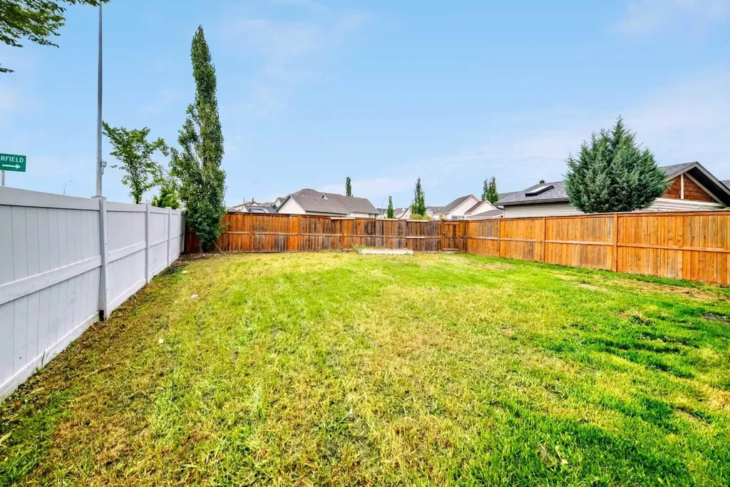 189 Copperstone Circle SE Calgary AB T2Z 0G8