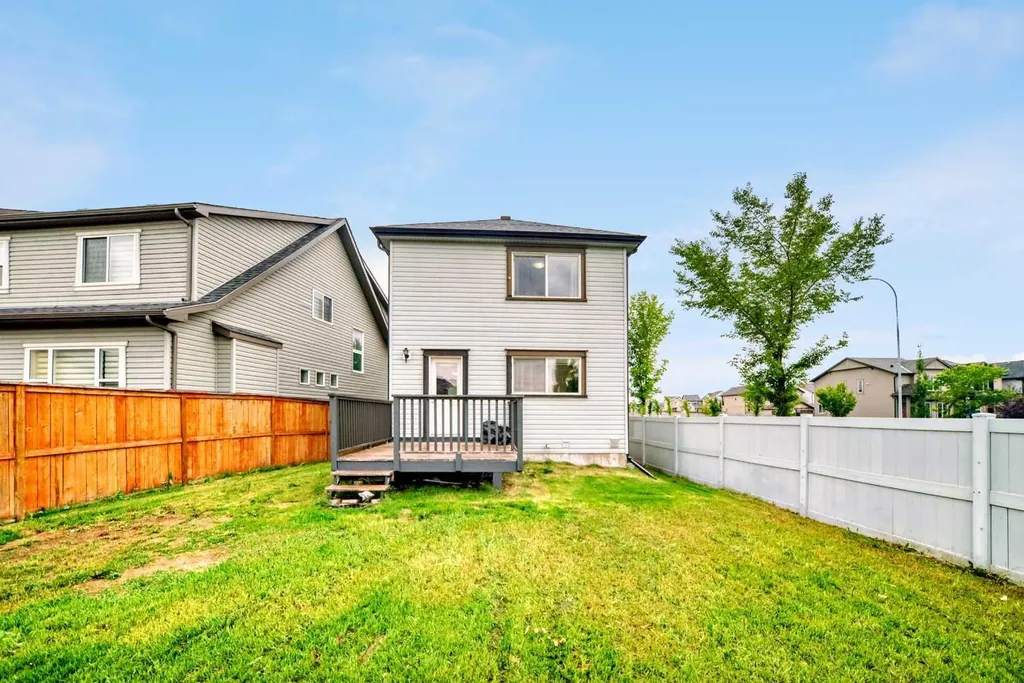 189 Copperstone Circle SE Calgary AB T2Z 0G8
