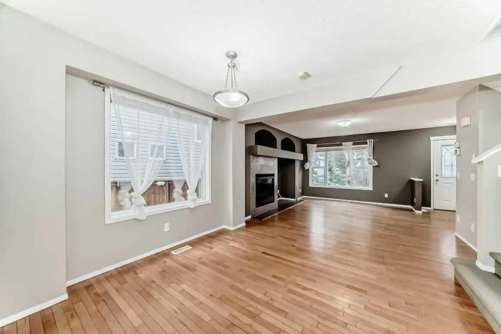 189 Copperstone Circle SE Calgary AB T2Z 0G8
