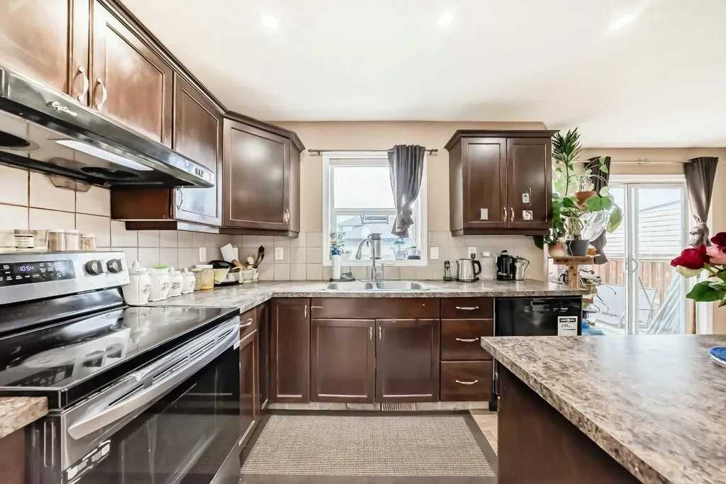 1066 Taradale Drive NE Calgary AB T3J 0B2