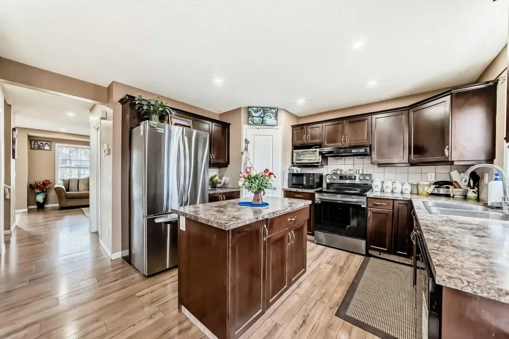 1066 Taradale Drive NE Calgary AB T3J 0B2