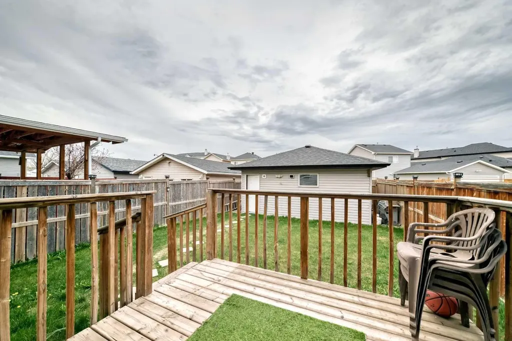 1066 Taradale Drive NE Calgary AB T3J 0B2