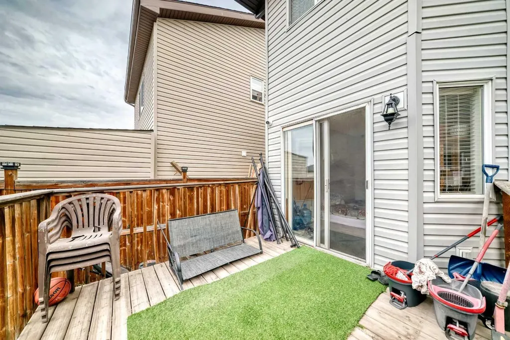 1066 Taradale Drive NE Calgary AB T3J 0B2