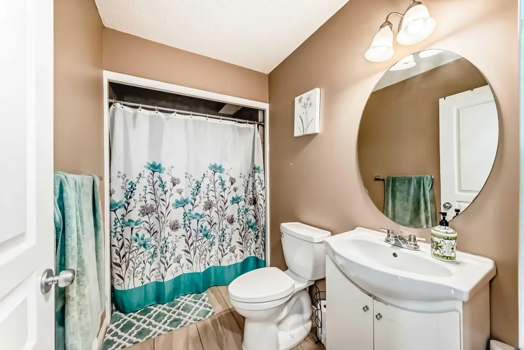 1066 Taradale Drive NE Calgary AB T3J 0B2