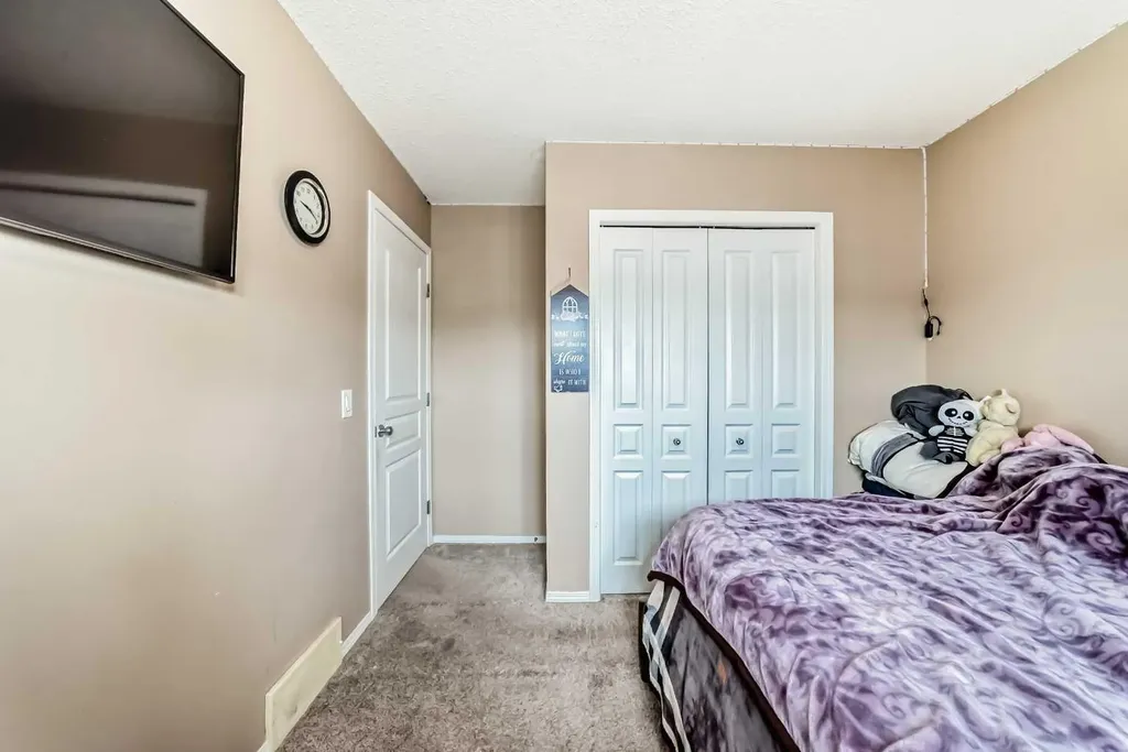 1066 Taradale Drive NE Calgary AB T3J 0B2