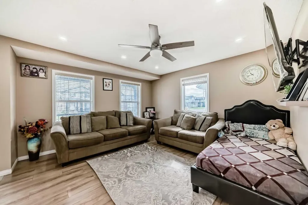 1066 Taradale Drive NE Calgary AB T3J 0B2