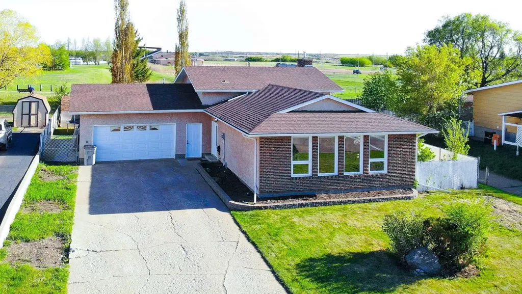 1601 3 Avenue Wainwright AB T9W 1J3