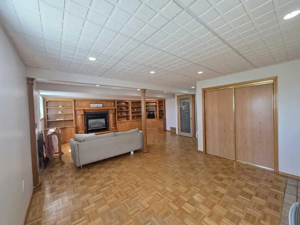 1601 3 Avenue Wainwright AB T9W 1J3