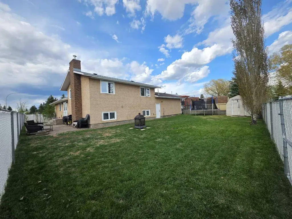 1601 3 Avenue Wainwright AB T9W 1J3