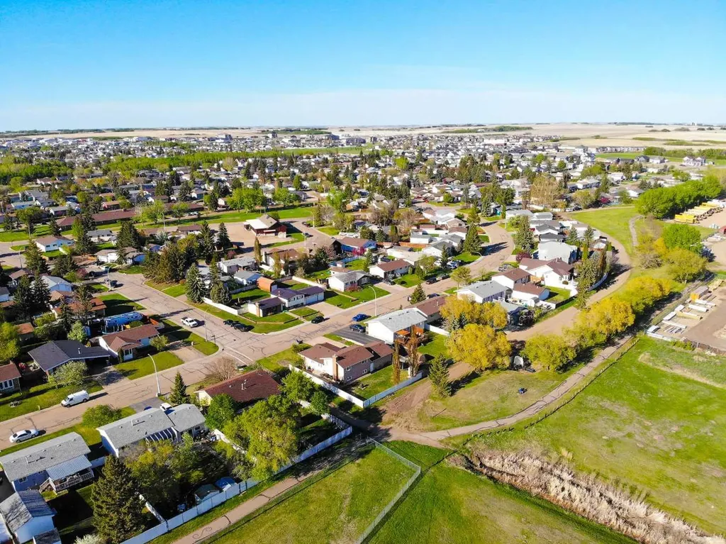 1601 3 Avenue Wainwright AB T9W 1J3