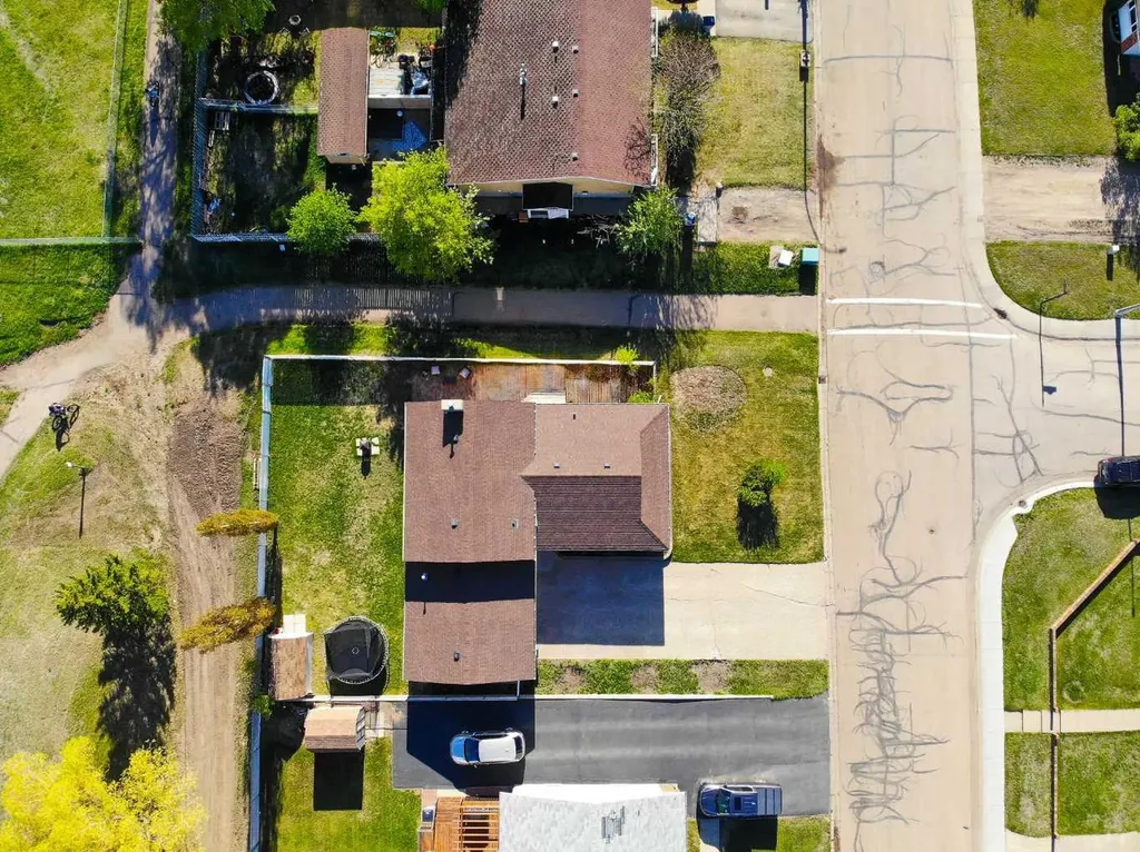 1601 3 Avenue Wainwright AB T9W 1J3