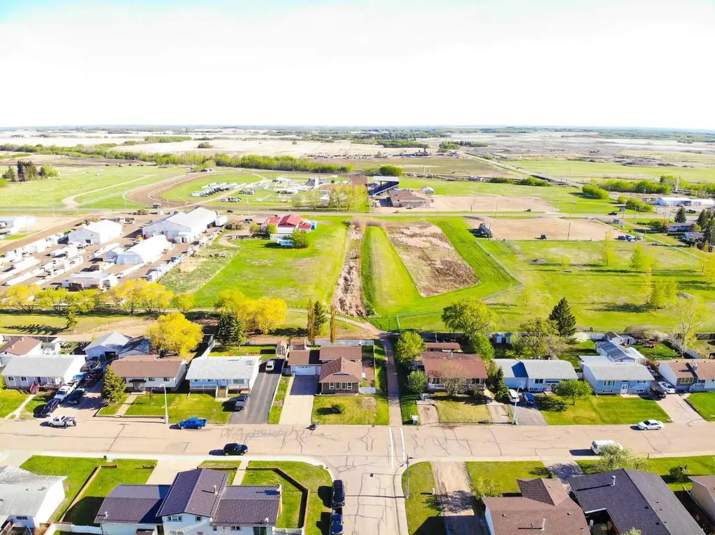 1601 3 Avenue Wainwright AB T9W 1J3