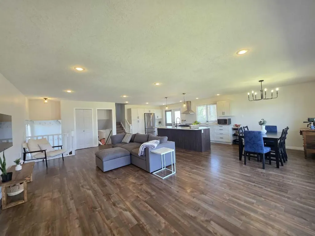 1601 3 Avenue Wainwright AB T9W 1J3