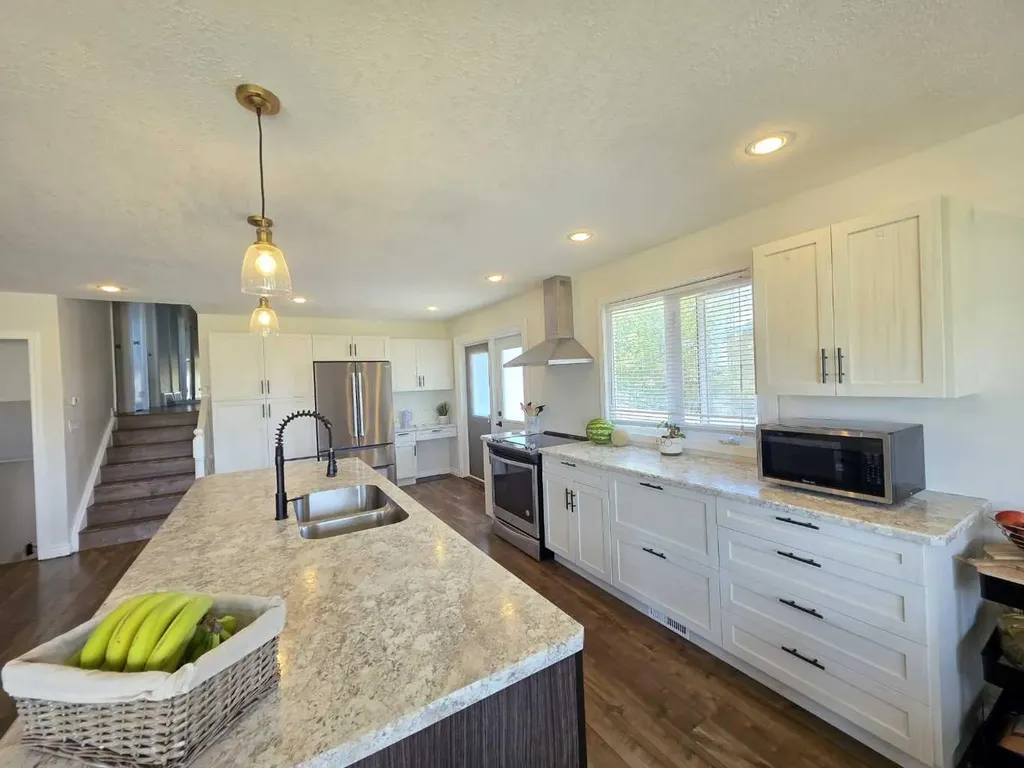 1601 3 Avenue Wainwright AB T9W 1J3