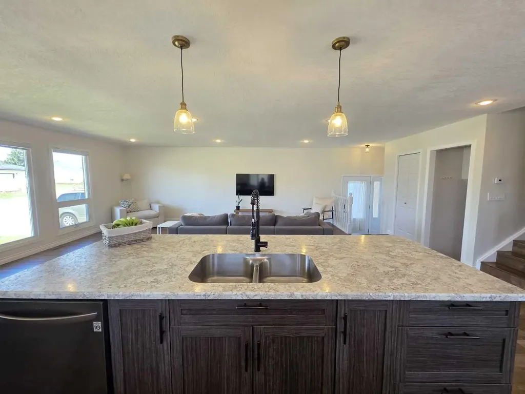 1601 3 Avenue Wainwright AB T9W 1J3