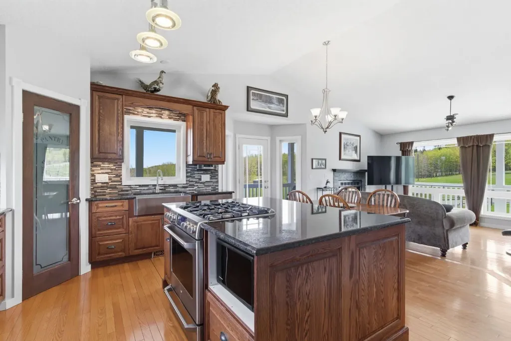 29302 Range Road 51 Rural Mountain View County AB T0M 2E0