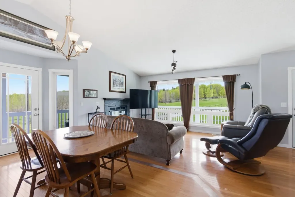 29302 Range Road 51 Rural Mountain View County AB T0M 2E0