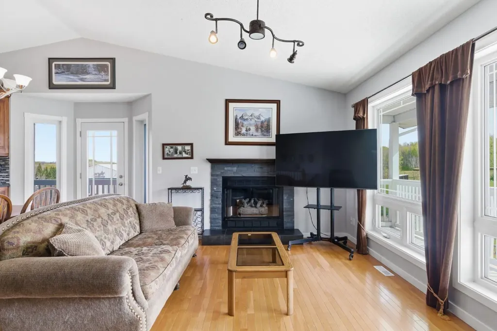 29302 Range Road 51 Rural Mountain View County AB T0M 2E0