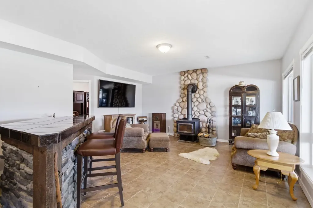 29302 Range Road 51 Rural Mountain View County AB T0M 2E0