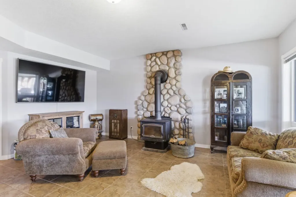 29302 Range Road 51 Rural Mountain View County AB T0M 2E0