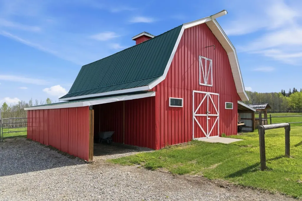 29302 Range Road 51 Rural Mountain View County AB T0M 2E0