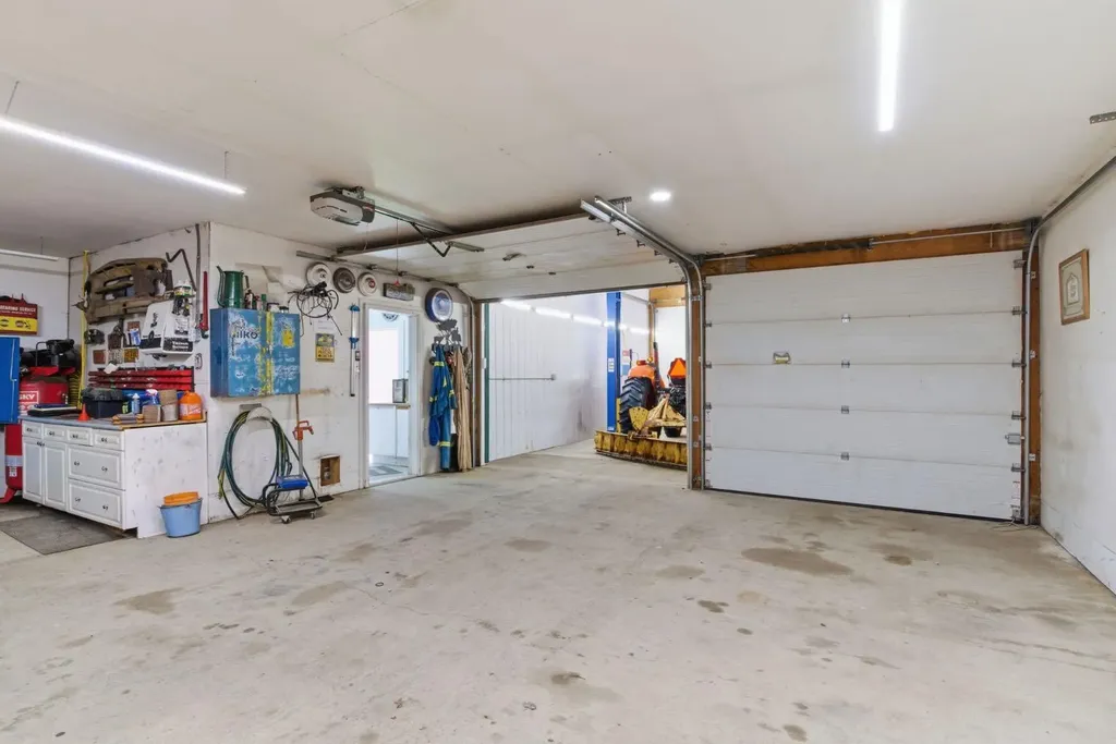 29302 Range Road 51 Rural Mountain View County AB T0M 2E0