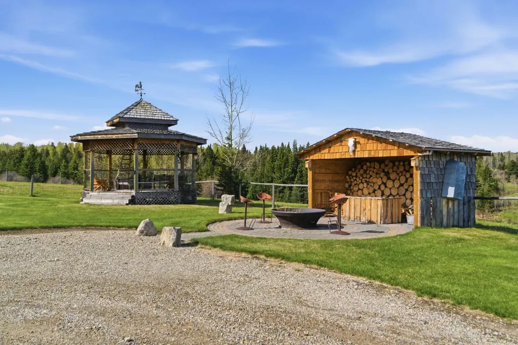 29302 Range Road 51 Rural Mountain View County AB T0M 2E0