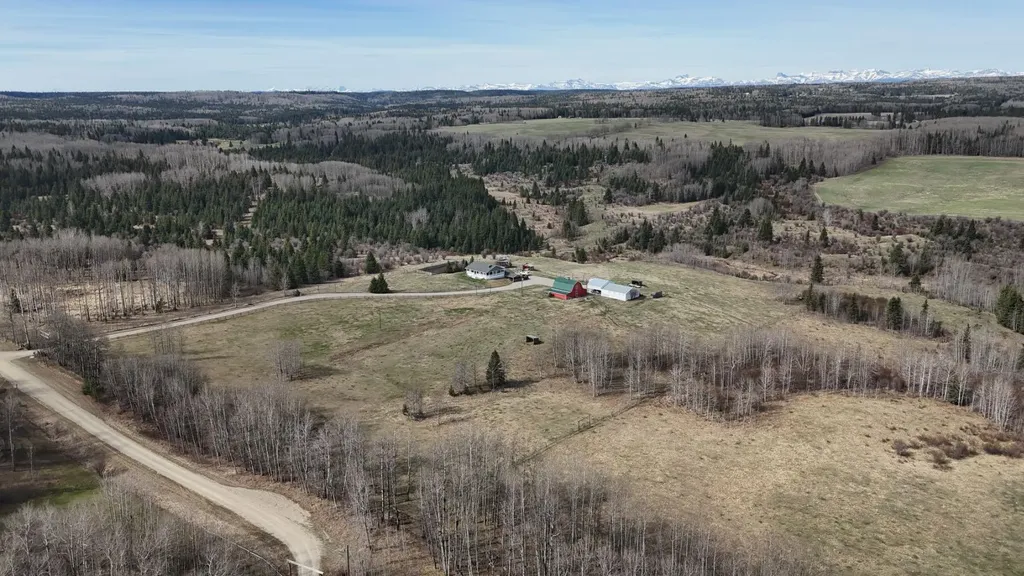 29302 Range Road 51 Rural Mountain View County AB T0M 2E0