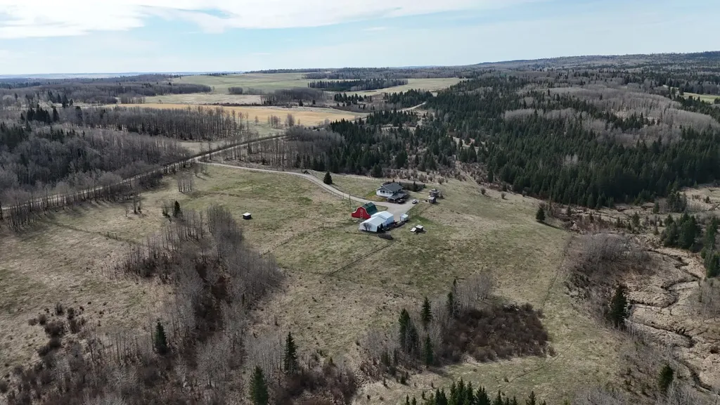 29302 Range Road 51 Rural Mountain View County AB T0M 2E0