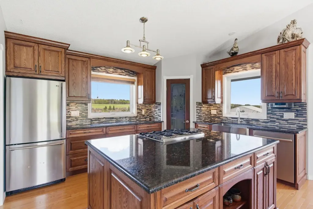 29302 Range Road 51 Rural Mountain View County AB T0M 2E0